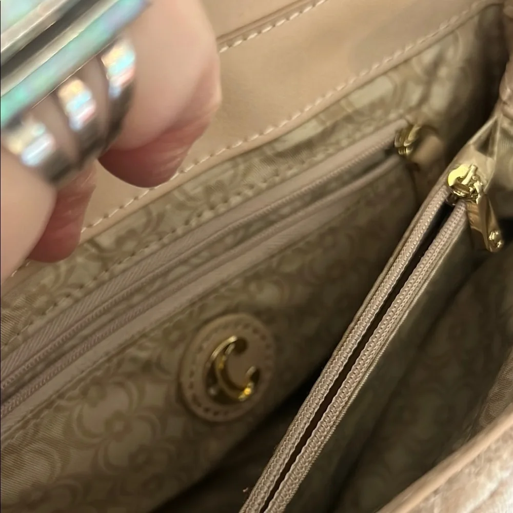 Elegant Quilted blush Chain Bag from Charming Charlie. Excellent condition. - Picture 4 of 5
